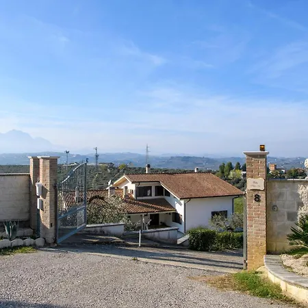 2 Bedroom Cozy In Appartamento